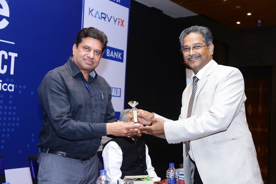 Dr. Rao presenting an award